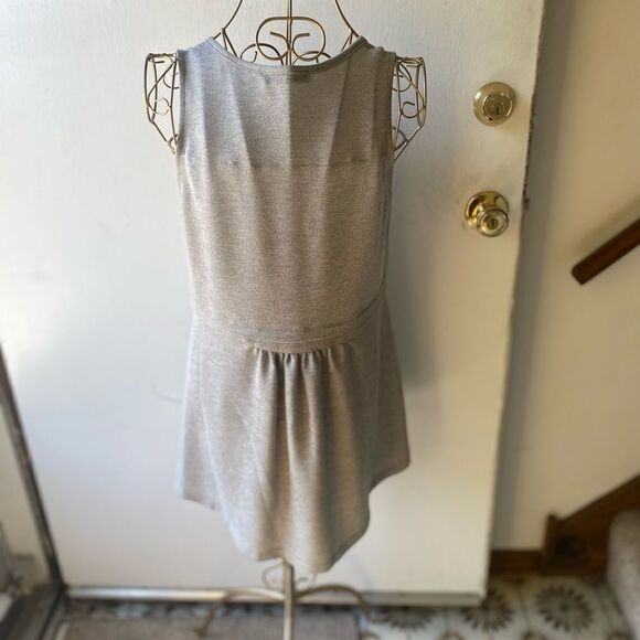 Doe & Rae grey sleeveless top with button detail size small - Picture 7 of 9